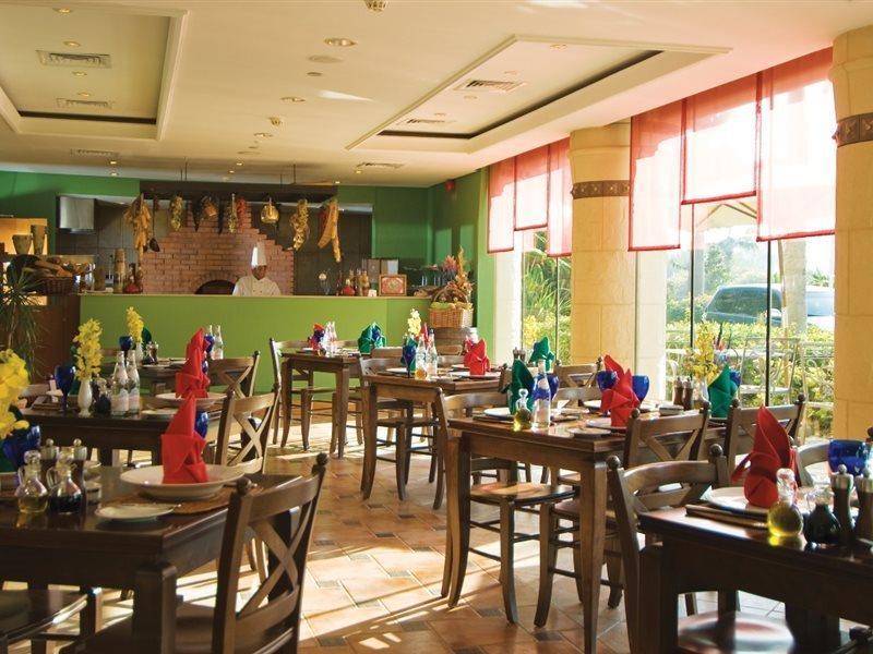 Coral Beach Resort Sharjah 4*